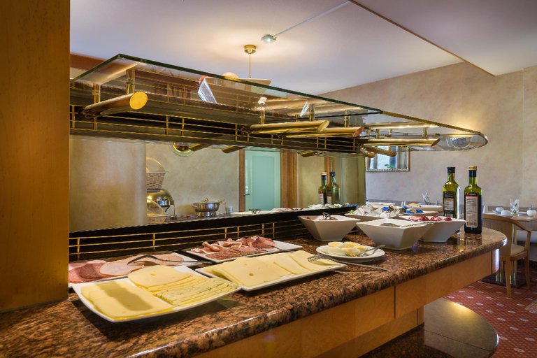 Food & Drinks 5, Novum Hotel Rieker Stuttgart Hauptbahnhof , Stuttgart