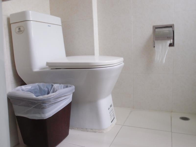 Bathroom 5, Forson Hotel, Macao