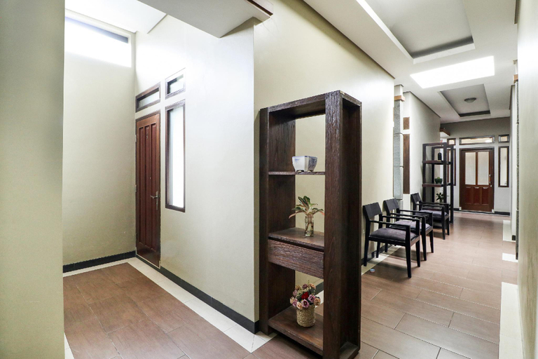 Public Area 3, Hotel O Guest House Teras Waruga Syariah, Bandung