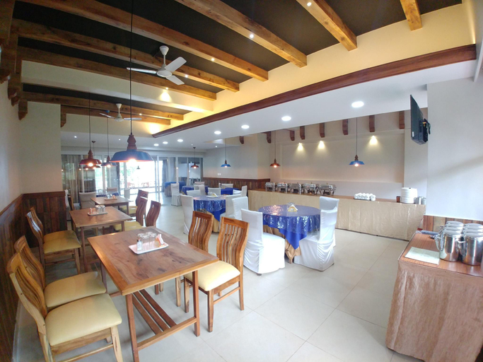 Public Area 3, Lake View Resort, Pune