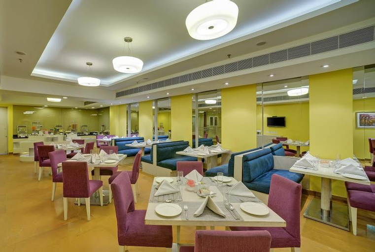 Food & Drinks 5, Sarovar Portico Naraina Delhi, West
