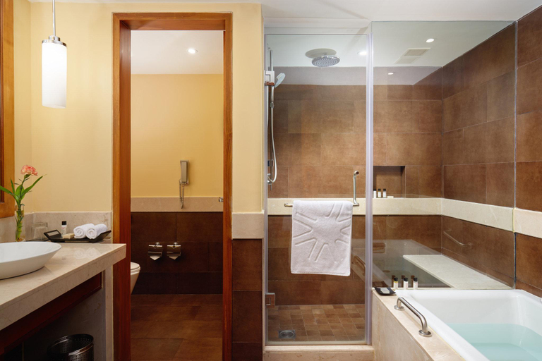 Bathroom 5, Vivanta Coimbatore, Coimbatore