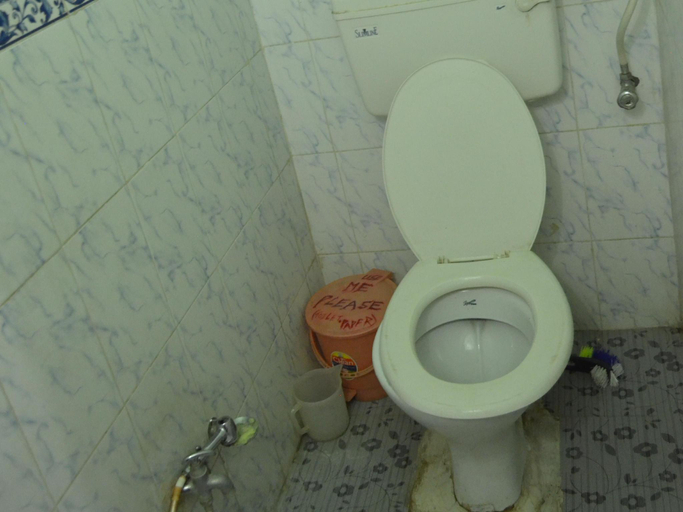 Bathroom 2, Somit Paying Guest House, Varanasi