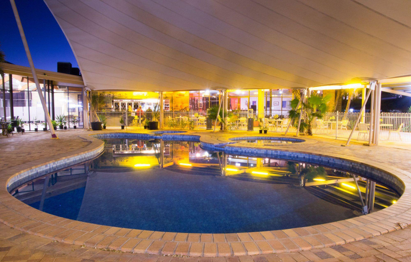 Sport & Beauty, Albert Park Motor Inn, Longreach