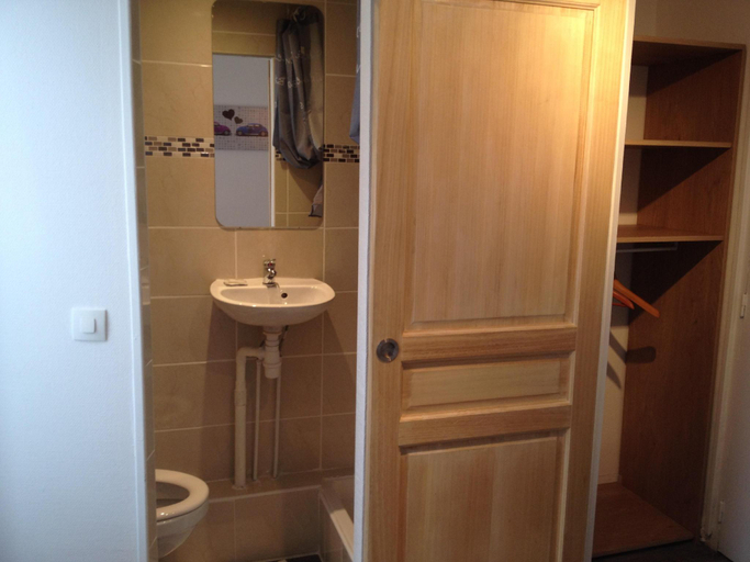 Bathroom 3, Hotel Europe, Paris