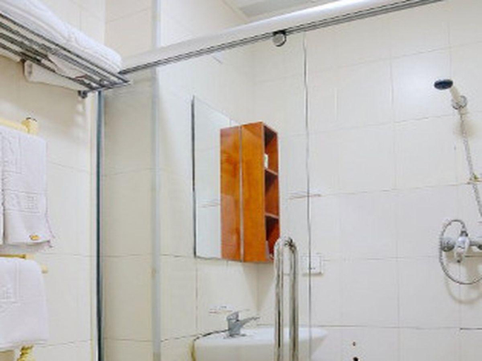 Bathroom 4, Super 8 Hotel Beijing International Exhibition Center, Beijing