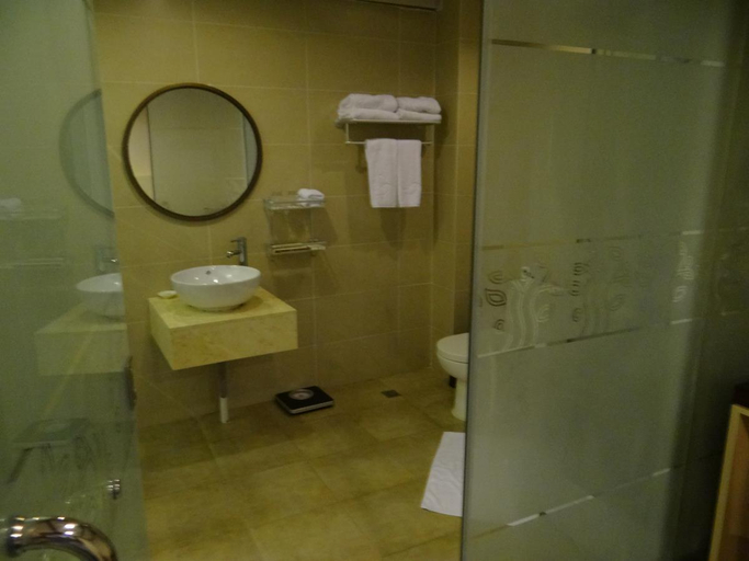 Bathroom 5, Titan Paradise Xiamen Hotel, Xiamen