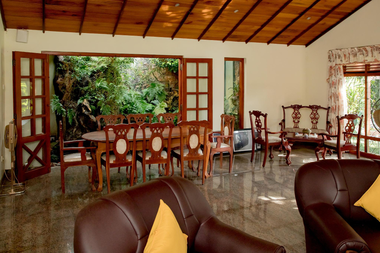 Public Area 2, Villa Shade, Katana