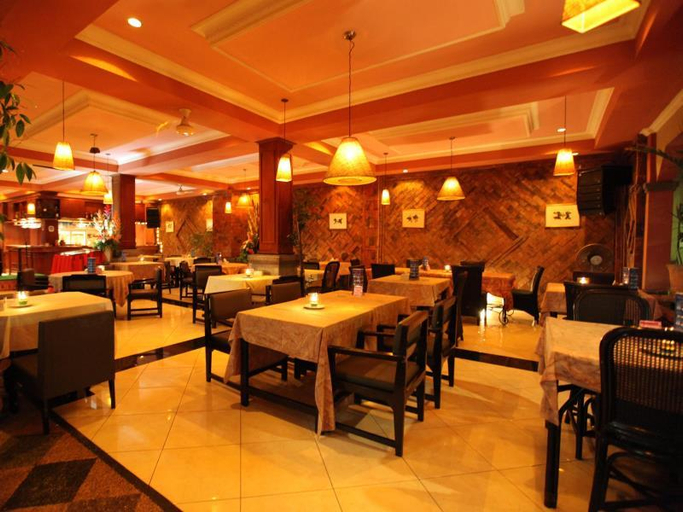 Food & Drinks 5, Maxi Hotel & Spa, Badung