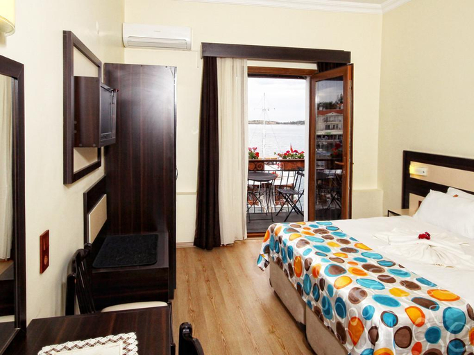 Bedroom 2, Hotel Karacam, Foça