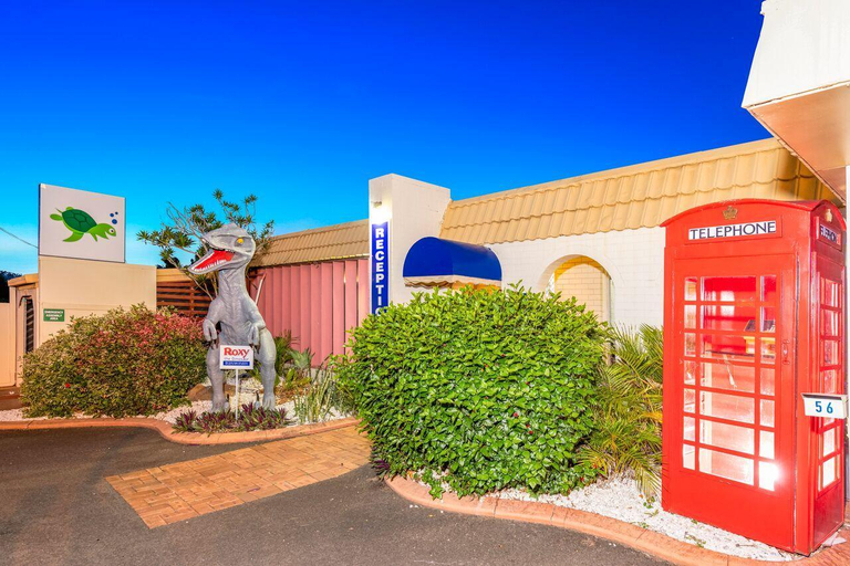 Exterior & Views