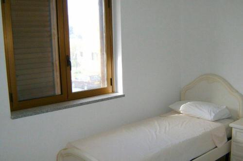 Caulonia, 2 bed 1st Floor Apartment Close To Beach, Reggio Di Calabria