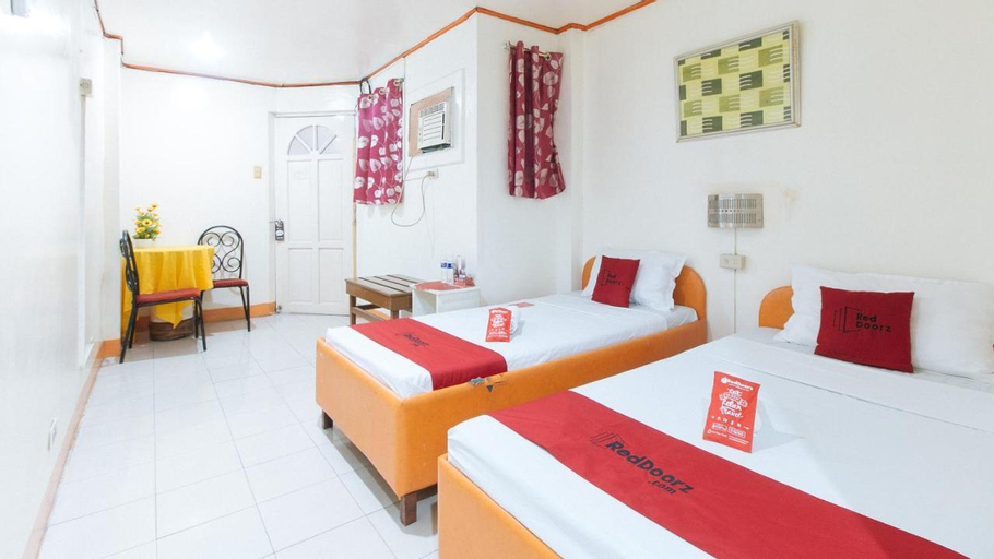 Bedroom 3, RedDoorz @ Eros Travellers Pensione, Iloilo City