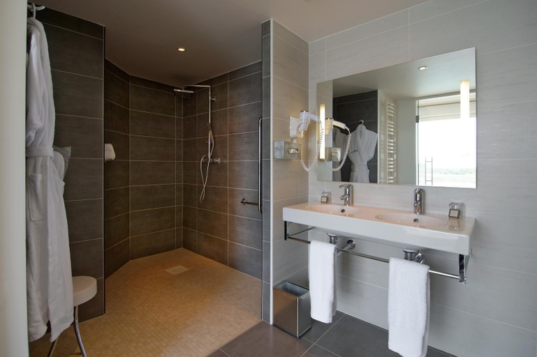 Bathroom, Hotel La Marine, Manche