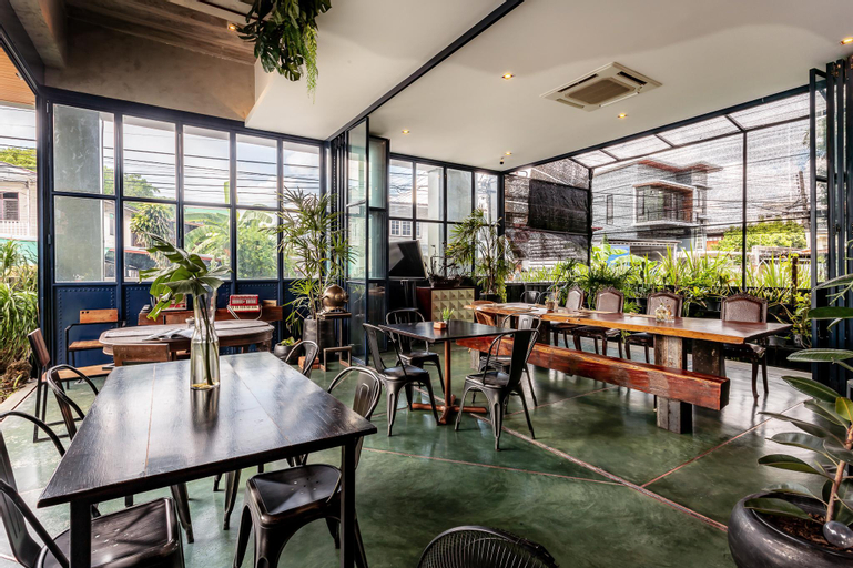 Food & Drinks 5, The Wood, Muang Surin