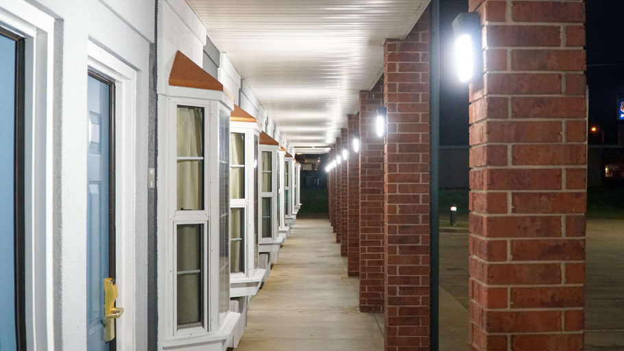 Public Area 2, Rodeway Inn Beebe, White