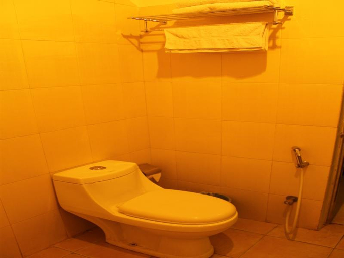 Bathroom 4, Hotel Ananda Inn, Lumbini