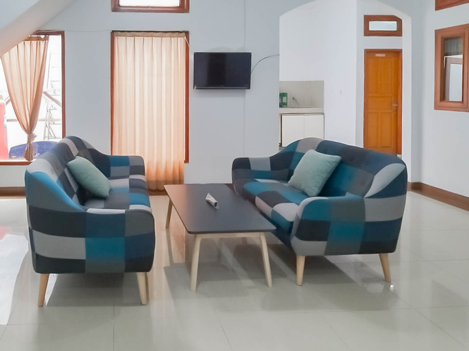 Public Area 3, Angel Guest House Lembang RedPartner, Bandung