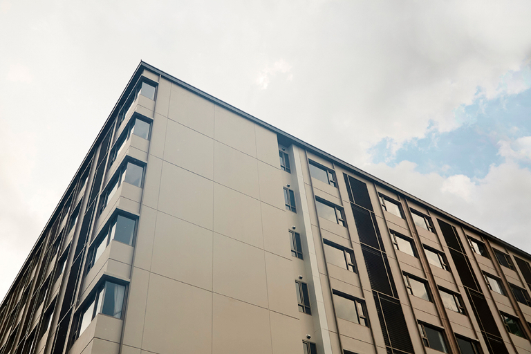 Exterior & Views 23