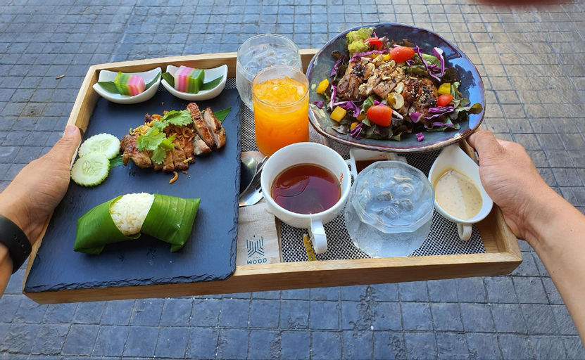Food & Drinks 7