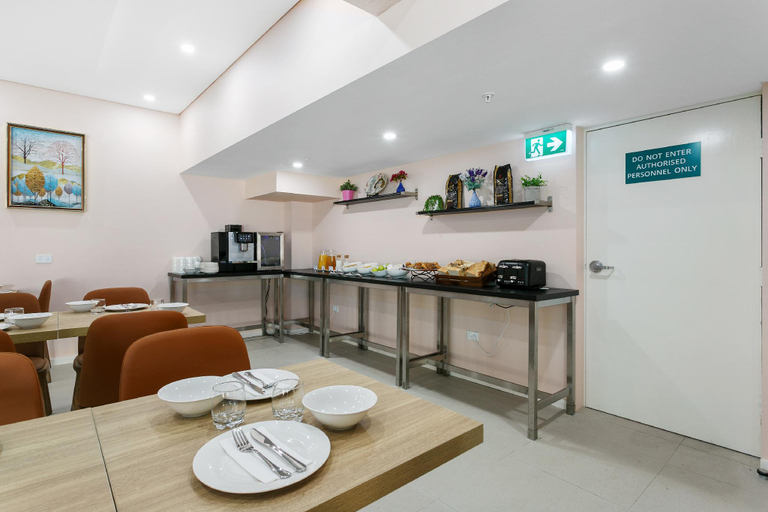 Food & Drinks 5, Quality Inn Sunshine Haberfield, Sydney