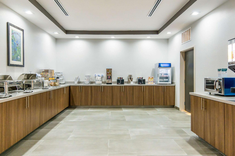 Food & Drinks 5, Comfort Suites DeSoto Dallas South, Dallas