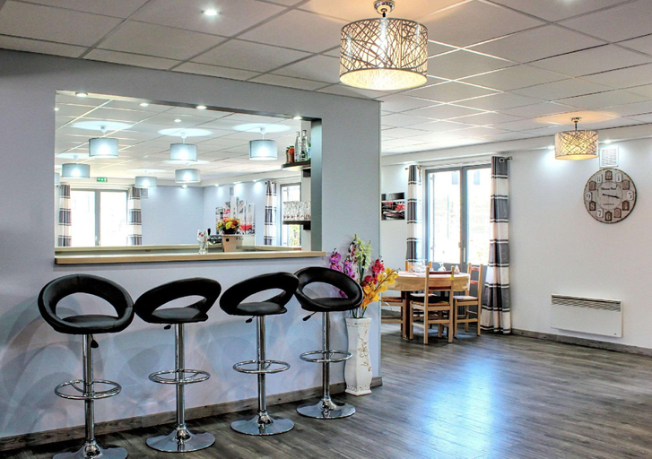 Public Area 2, Hotel Restaurant La Chaumière Aux Mureaux-Flins, Yvelines