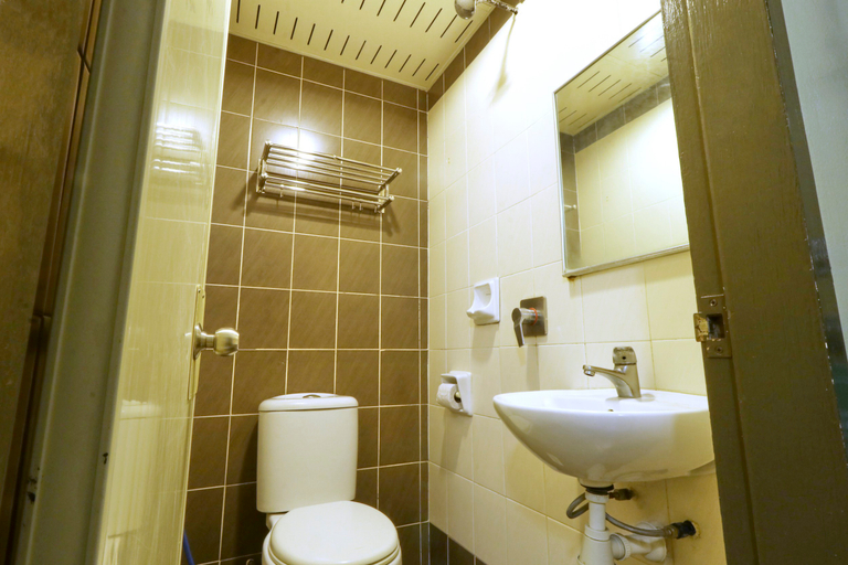 Bathroom 5, Nan Yeang Hotel Petaling Street Kuala Lumpur, Kuala Lumpur