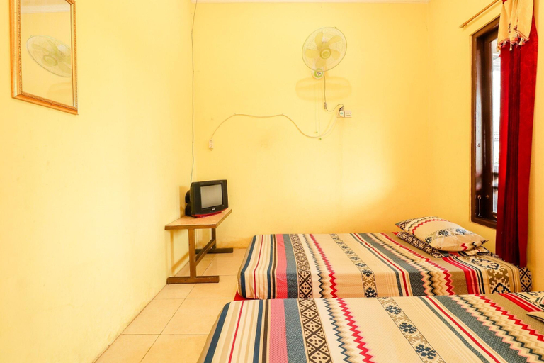 Bedroom 3, Penginapan Roro Mendut Syariah by ZUZU (permanently closed), Magelang