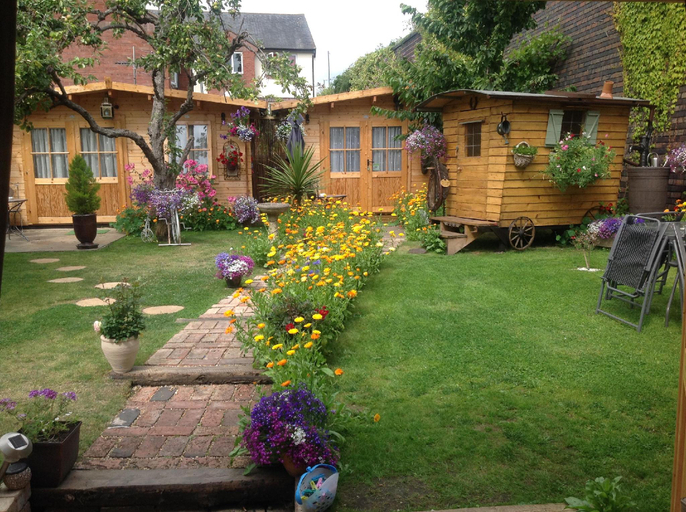 Others 4, Alice Guest House, Gloucestershire