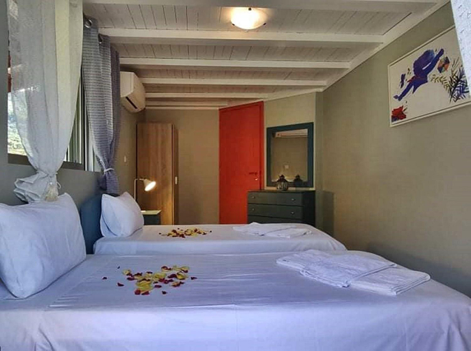 Bedroom 2, House just on the beach -included 2 canoe, 2 bicycles, Crete