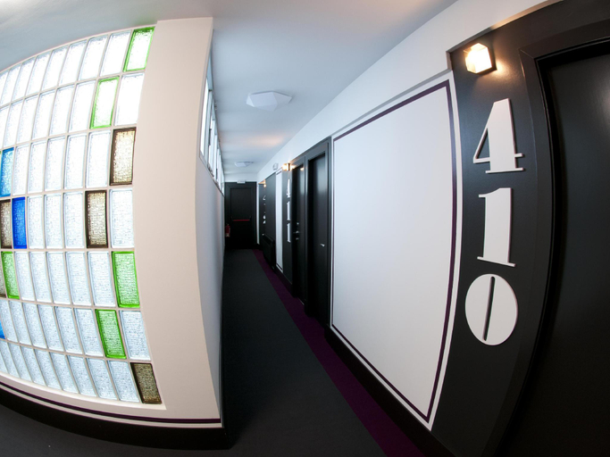 Public Area 2, New Hotel Colon, Barcelona