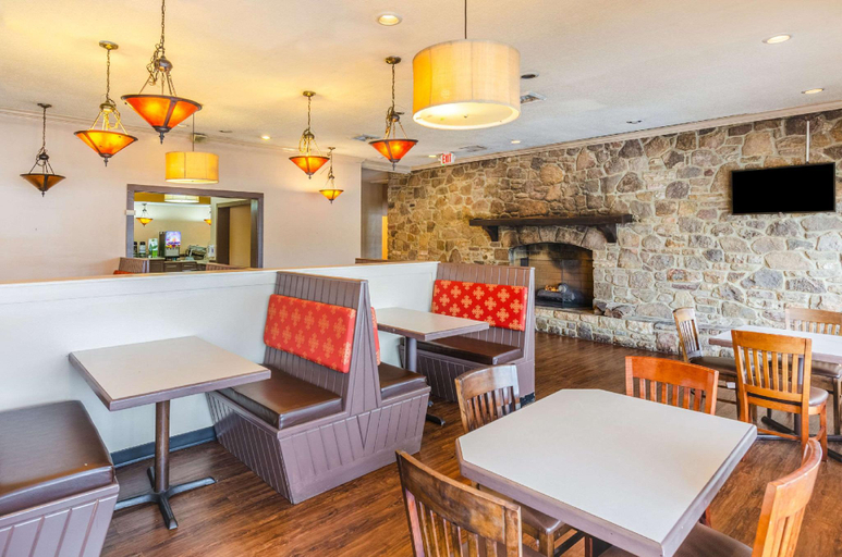 Food & Drinks 5, Quality Inn Radford-West Blacksburg I-81, Radford