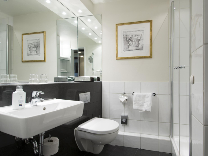 Bathroom 4, Best Western Hotel Hamburg International, Hamburg