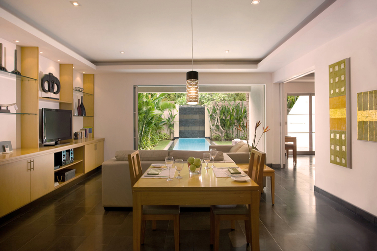 Dining Room 24