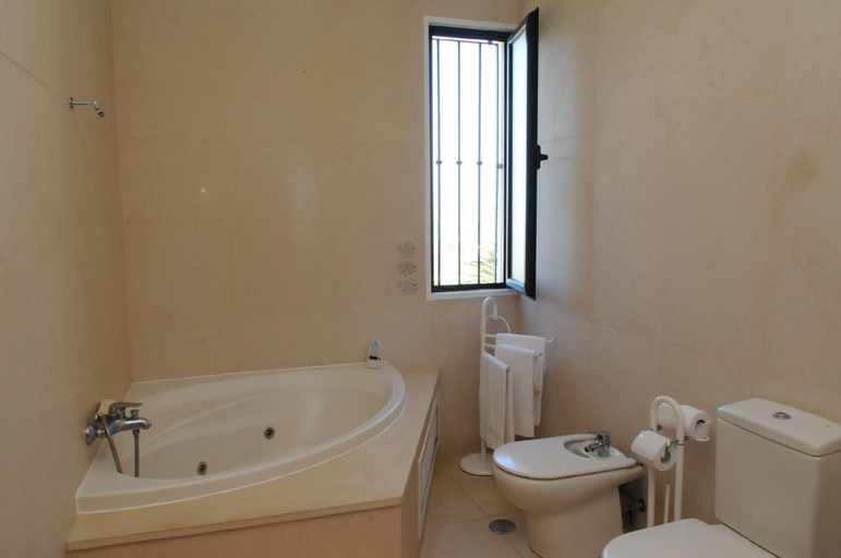 Bathroom, An uninterrupted 180 overlooking the Atlantic Ocean, Santa Cruz