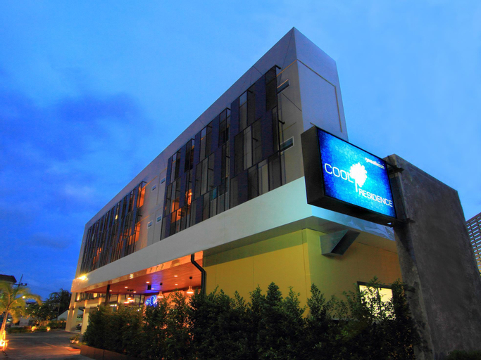 Exterior & Views 10