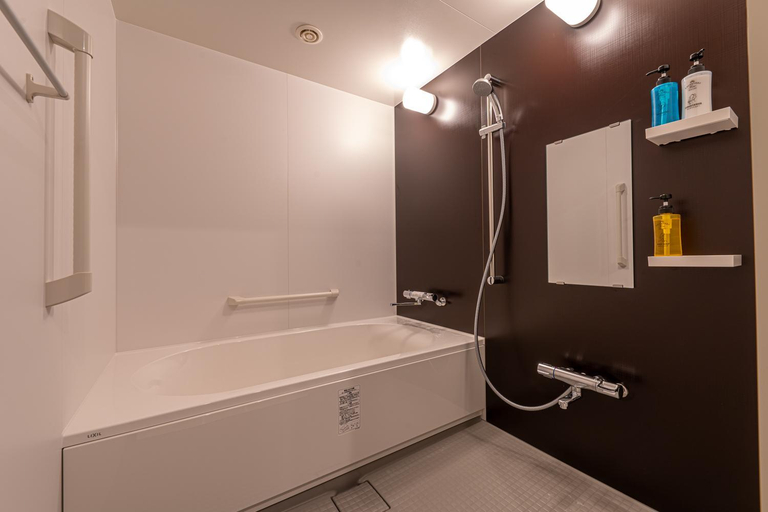 Bathroom 5, WISE OWL HOSTELS KYOTO, Kyoto