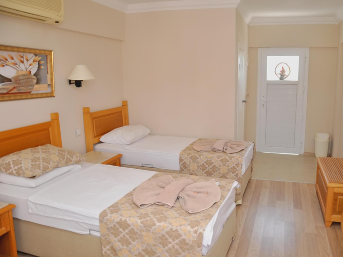 Others 4, Can Hotel, Bodrum