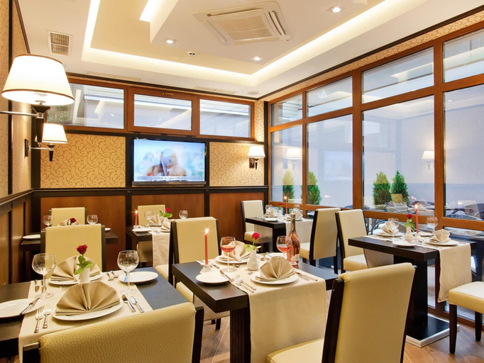 Food & Drinks 5, Best Western Plus Bristol Hotel, Stolichna