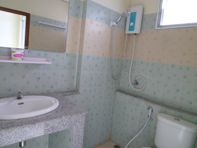 Bathroom 4, Vanlisut Hotel, Muang Nonthaburi
