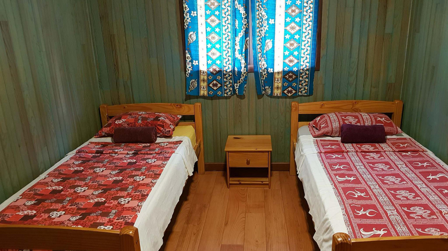 Bedroom 2, Vaianae Lodge