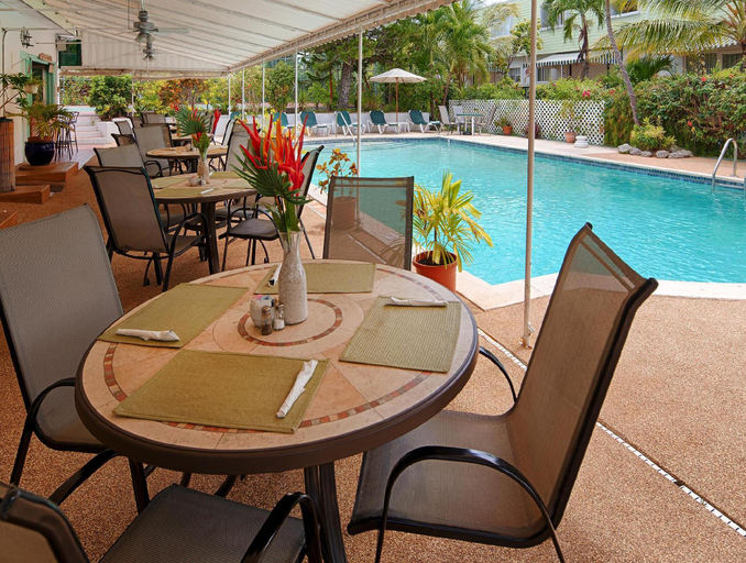 Food & Drinks, Bay View Suites Paradise Island