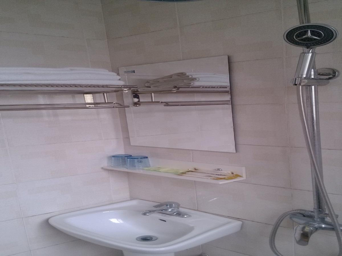 Bathroom, Yangshuo Infinite Inn, Guilin