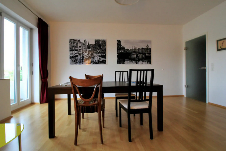 Others 5, Luxury city apartment - view of river and castle, Würzburg