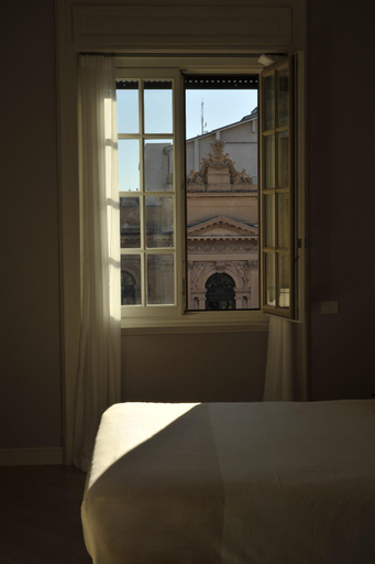 Bedroom 3, Bergamo Inn 43, Bergamo