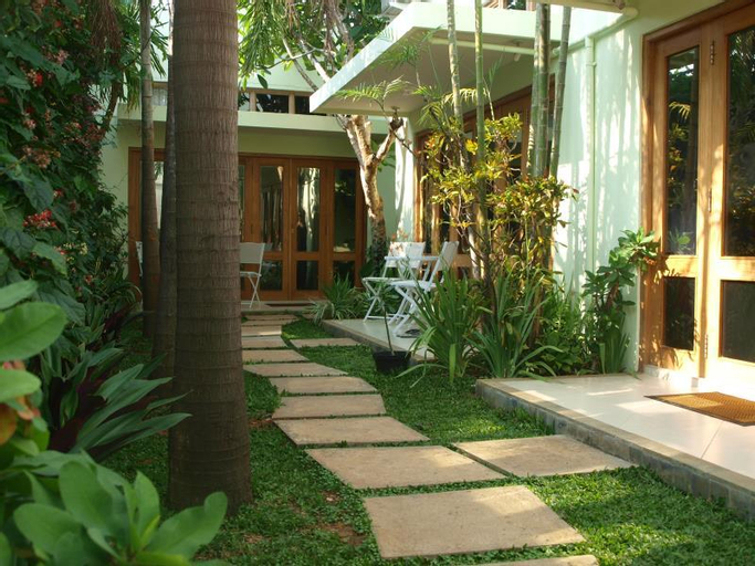 Exterior & Views 2, Gecho Inn Town Jepara, Jepara