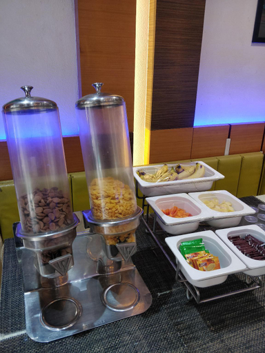 Food & Drinks 3, Hotel Royal Shelter, Valsad