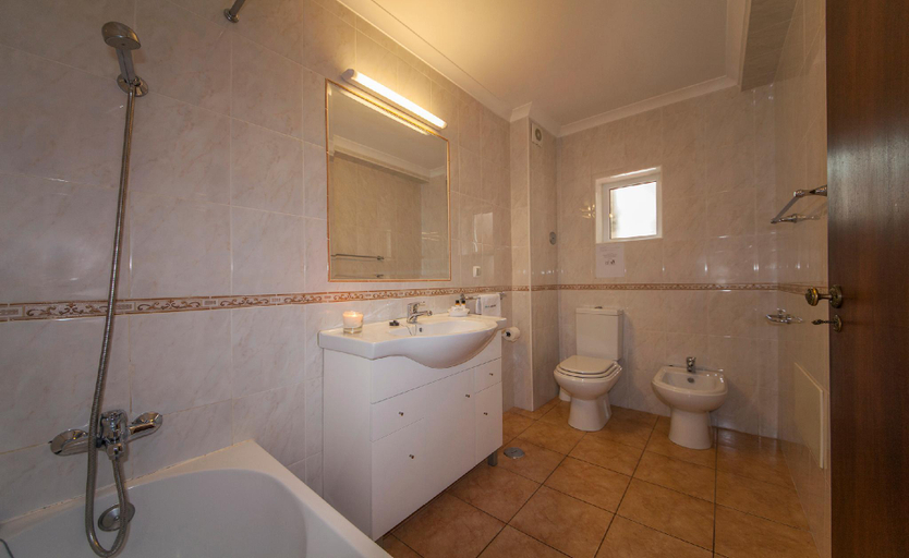 Bathroom, B45 - Main Avenue 2 Bed Apartment, Lagos