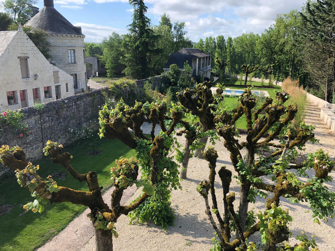 Exterior & Views 1, Cottage de la Tour - Duplex troglodyte of 100 m, Indre-et-Loire